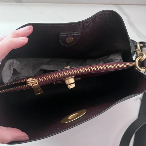 Coach Willow Shoulder Bag Black Pebble Leather Turnlock Matte Gold + Strap - Picture 7 of 16